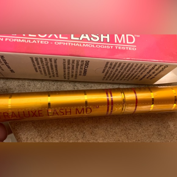 New NutraLuxe Lashh MD Eyelash Conditioner - Picture 6 of 6